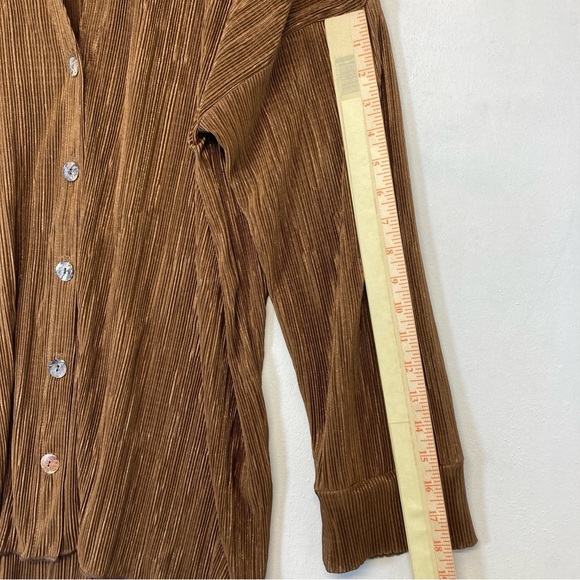 Show me your MuMu Blouse Oversized Everywhere Button Down  Chocolate Pleat Sz XL - Picture 13 of 16